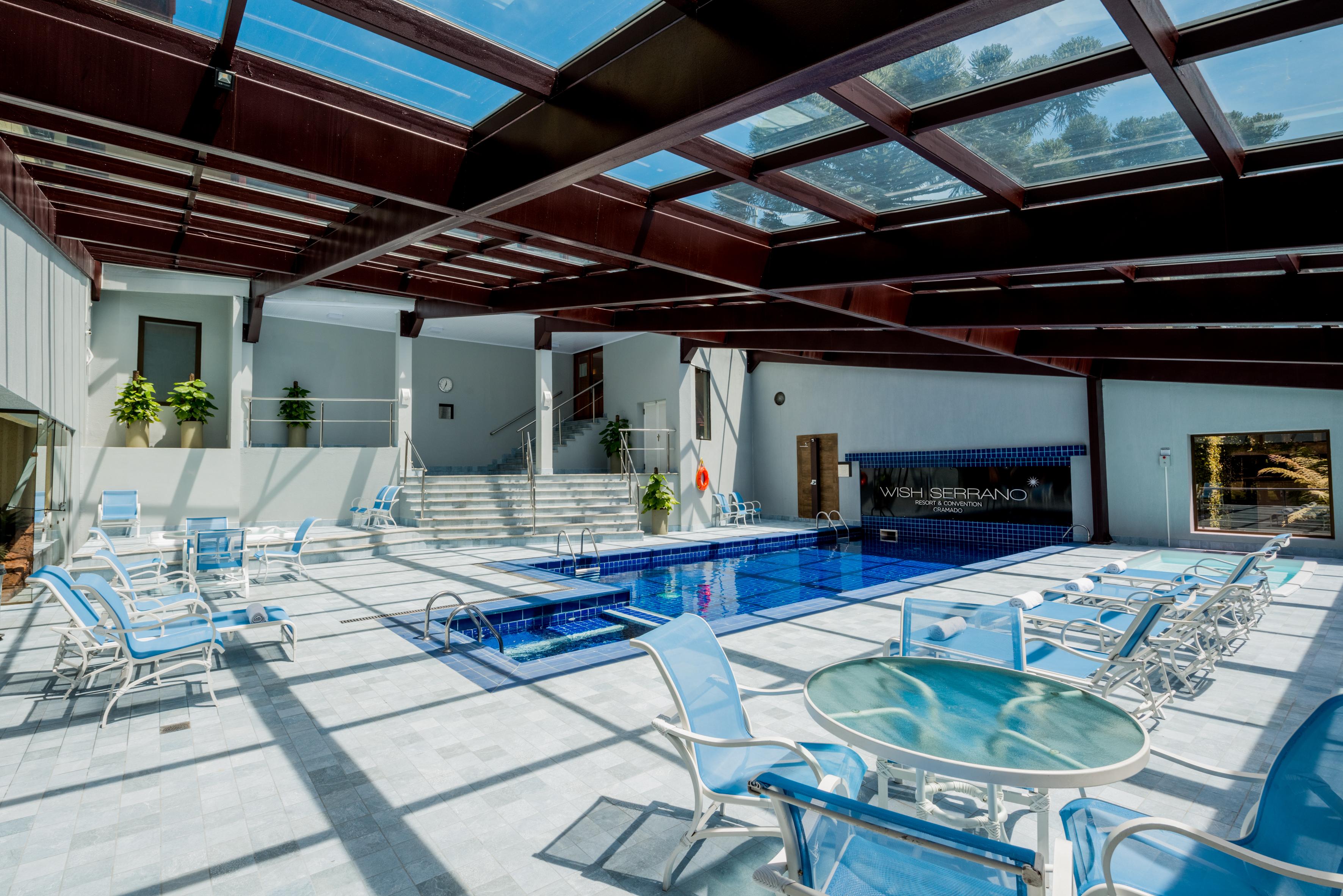 Wish Serrano Resort Gramado Exterior foto The swimming pool at the hotel