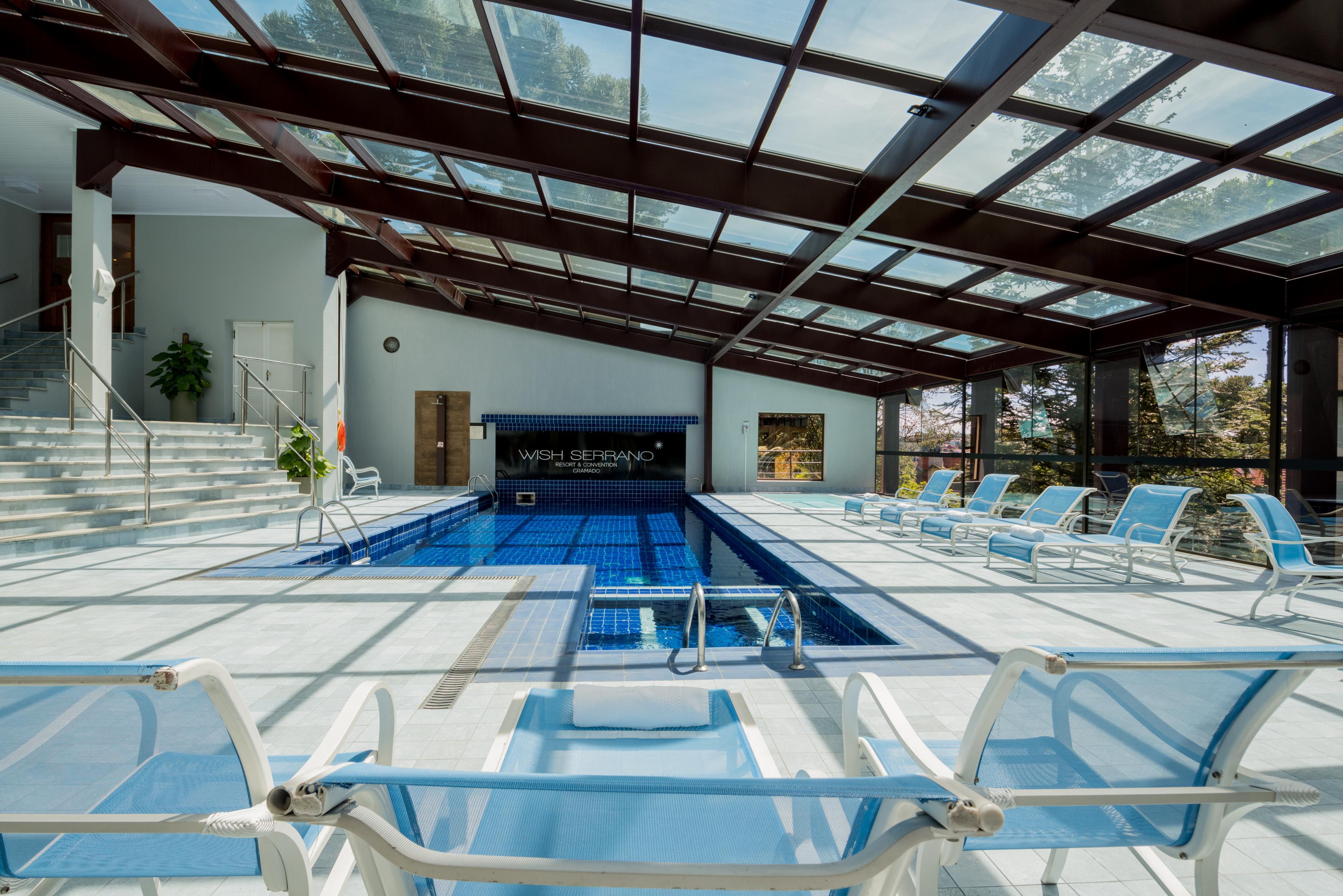 Wish Serrano Resort Gramado Exterior foto Swimming pool at the hotel